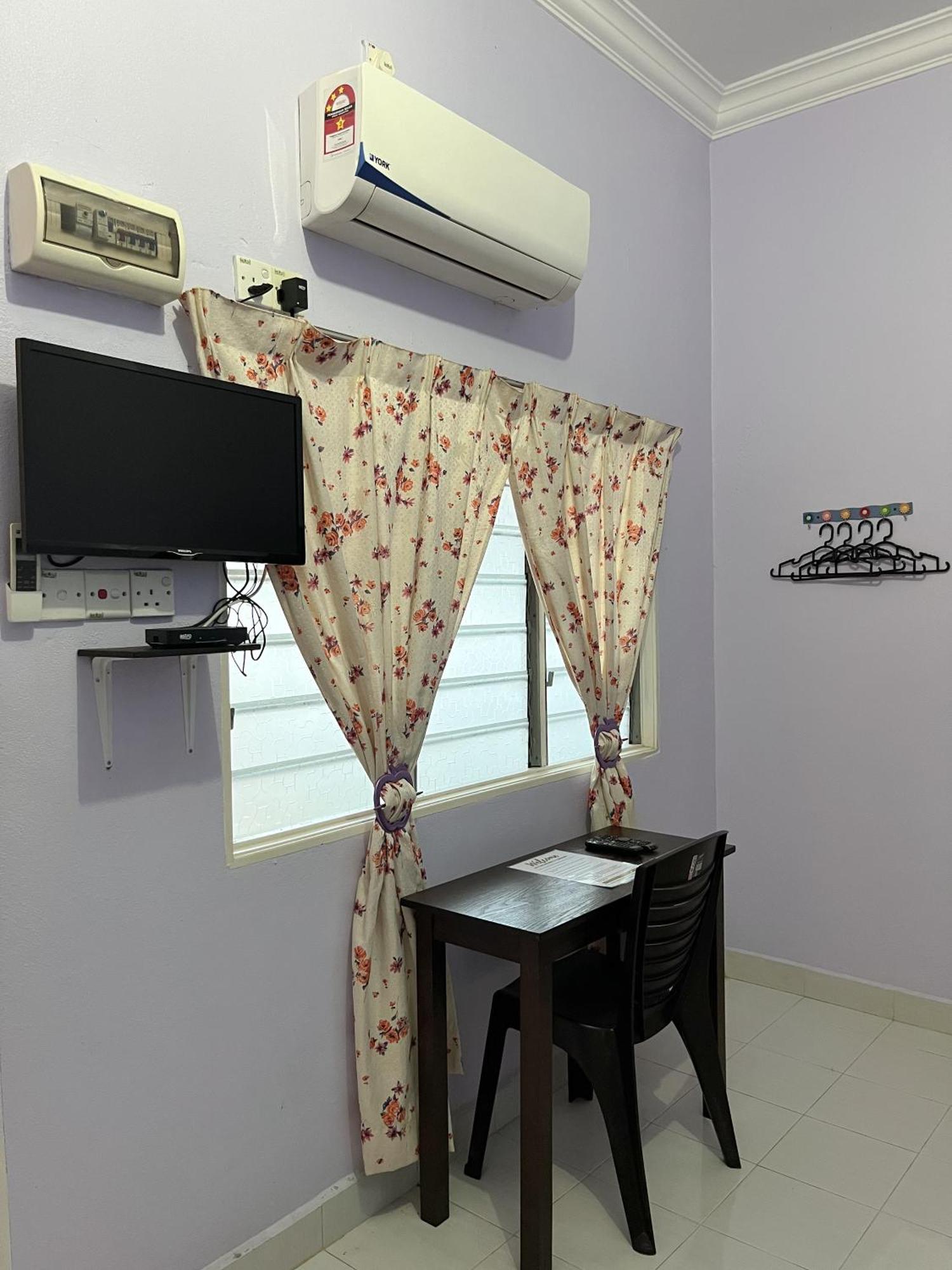 Rayyan'S Roomstay Pantai Kok Extérieur photo