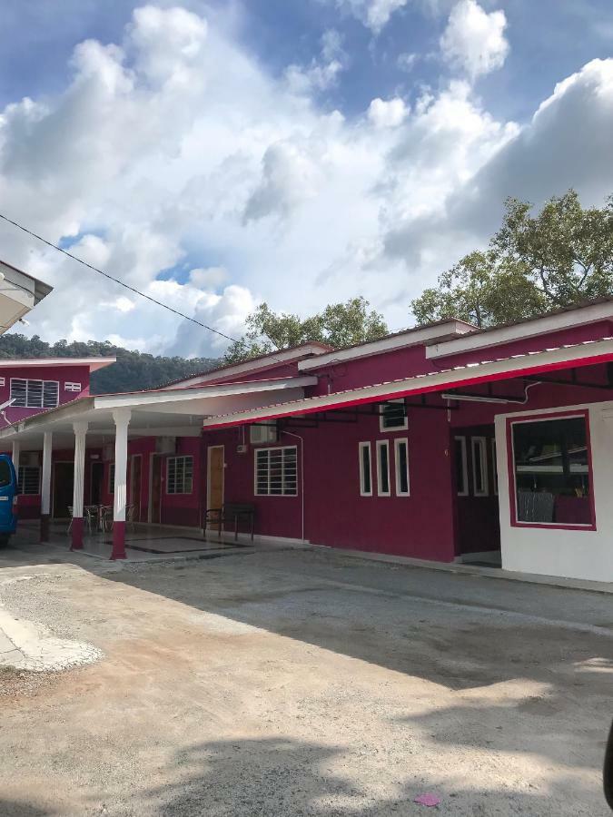 Rayyan'S Roomstay Pantai Kok Extérieur photo