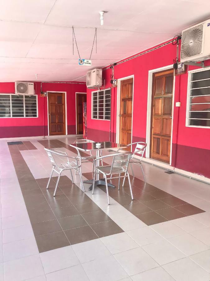 Rayyan'S Roomstay Pantai Kok Extérieur photo